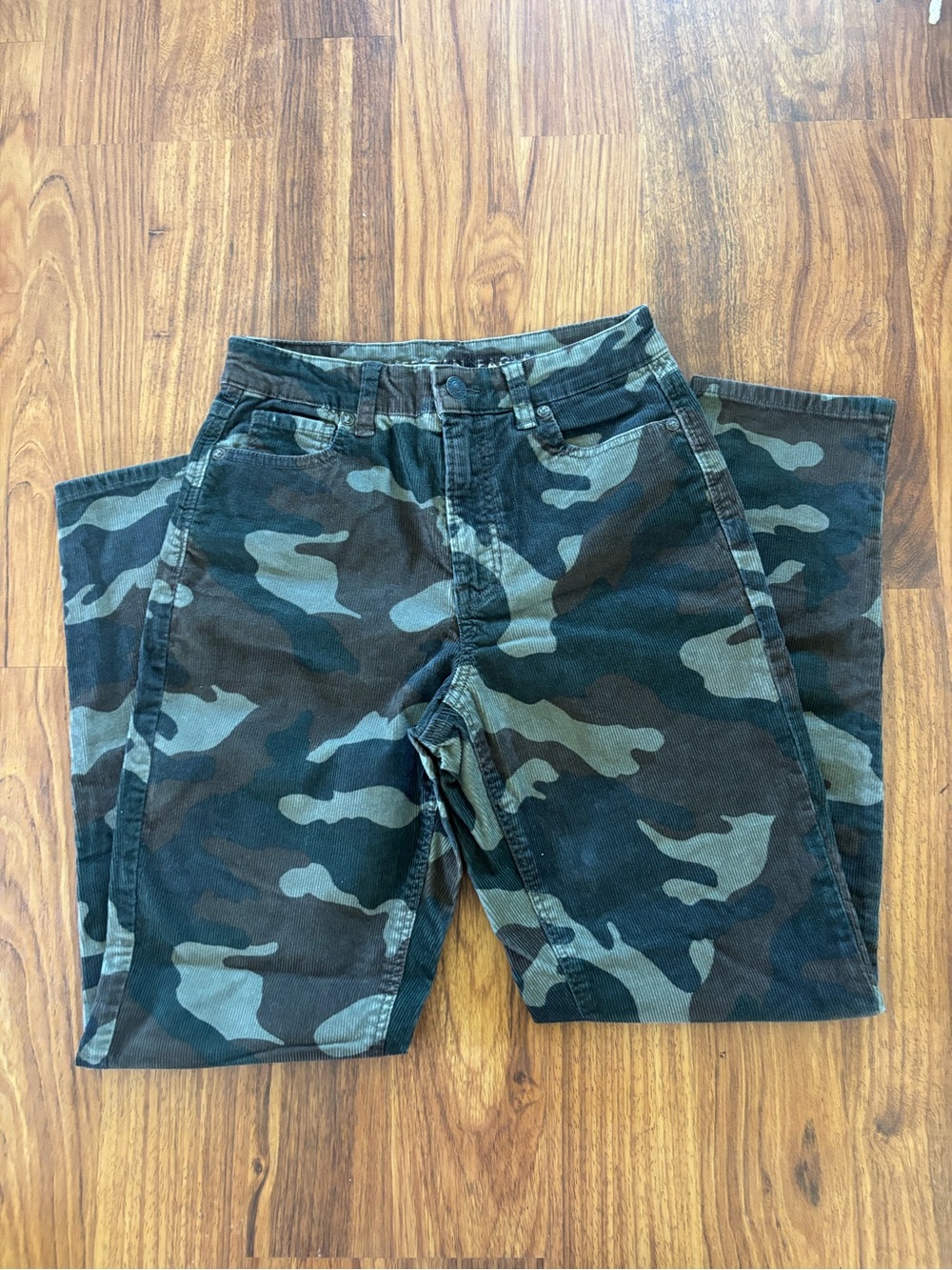 American Eagle Outfitters Camo Mom Jeans - Green & Brown Camo